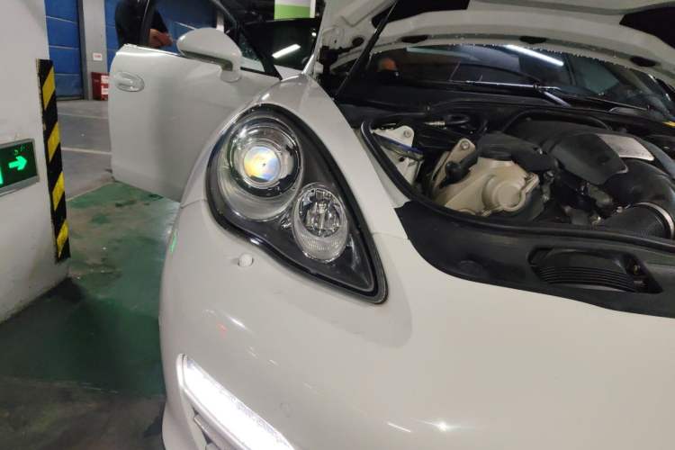 Used Porsche Panamera 2013 Panamera Platinum Edition 3.6L Right Front Headlight