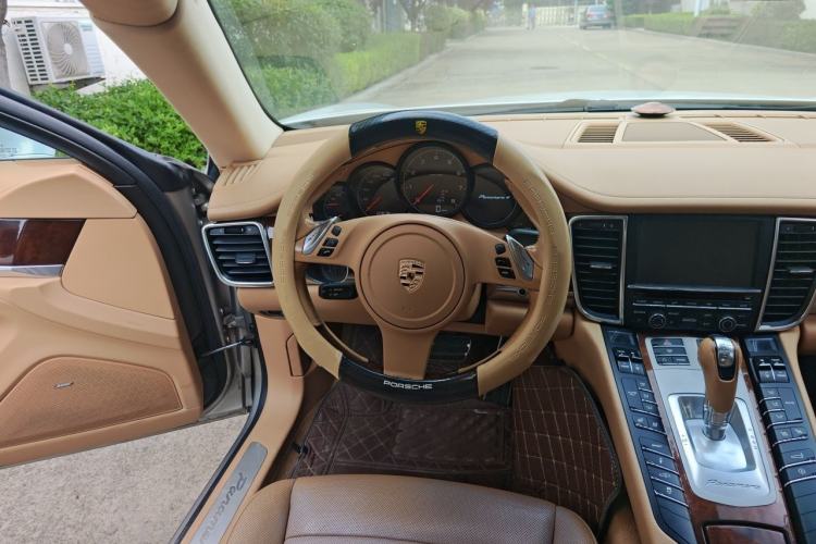 Used Porsche Panamera 2013 Panamera 4 Platinum Edition 3.6L Steering Wheel