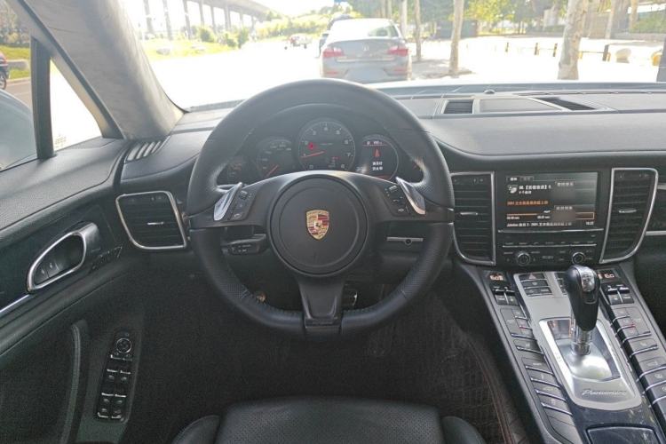 Used Porsche Panamera 2013 Panamera 4 Platinum Edition 3.6L Steering Wheel