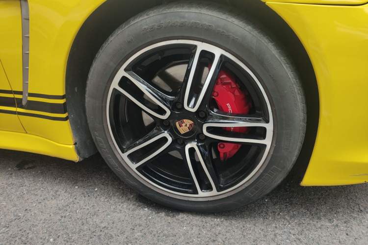 Used Porsche Panamera 2013 Panamera Platinum Edition 3.6L Right Front Wheel Hub