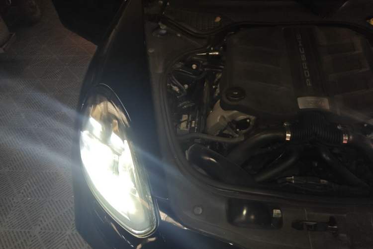 Used Porsche Panamera 2014 Panamera 3.0T Engine Bay Right