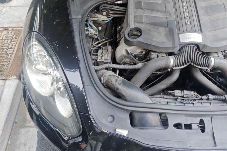 Used Porsche Panamera 2014 Panamera 3.0T Engine Bay Right