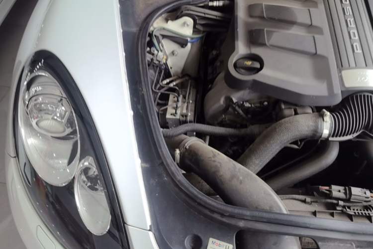 Used Porsche Panamera 2014 Panamera 3.0T Engine Bay Right