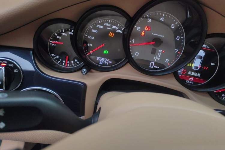 Used Porsche Panamera 2014 Panamera S Executive 3.0T Odometer Close Up