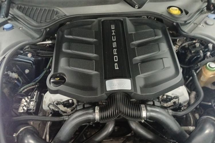 Used Porsche Panamera 2014 Panamera 4 3.0T Engine Bay