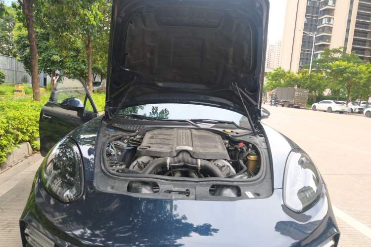 Used Porsche Panamera  Engine Bay