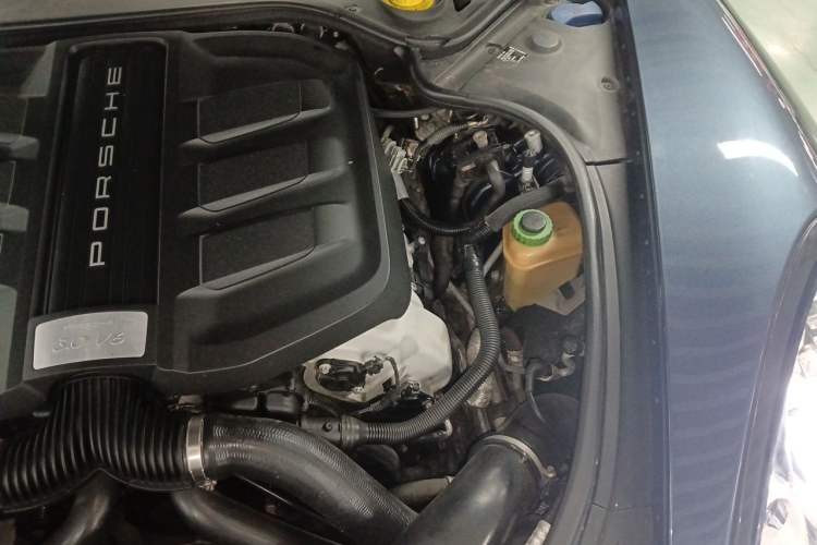 Used Porsche Panamera 2014 Panamera 4 3.0T Engine Bay Left