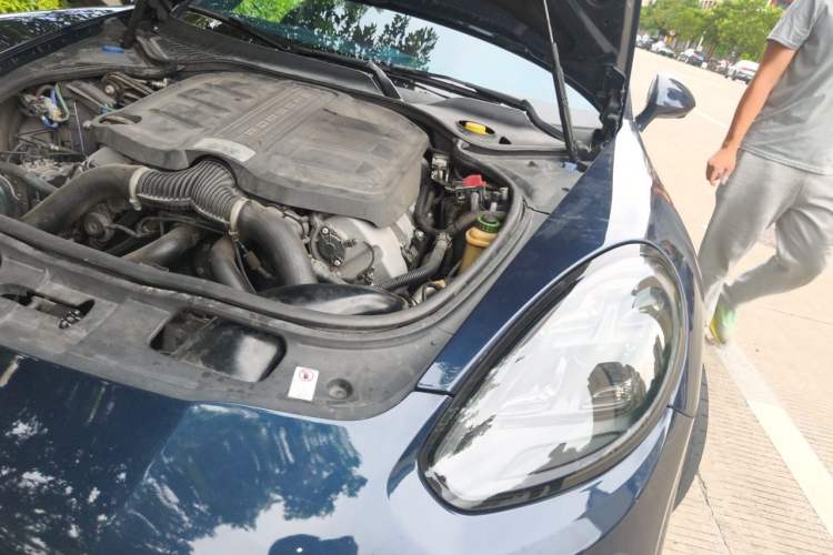 Used Porsche Panamera  Engine Bay Left