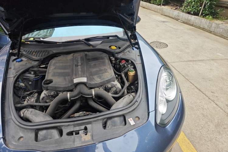 Used Porsche Panamera 2014 Panamera 3.0T Engine Bay Left