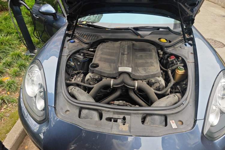 Used Porsche Panamera 2014 Panamera 3.0T Engine Bay Right