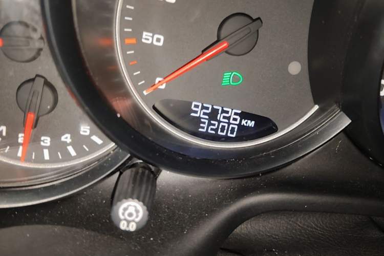 Used Porsche Panamera 2014 Panamera 4 3.0T Odometer Close Up