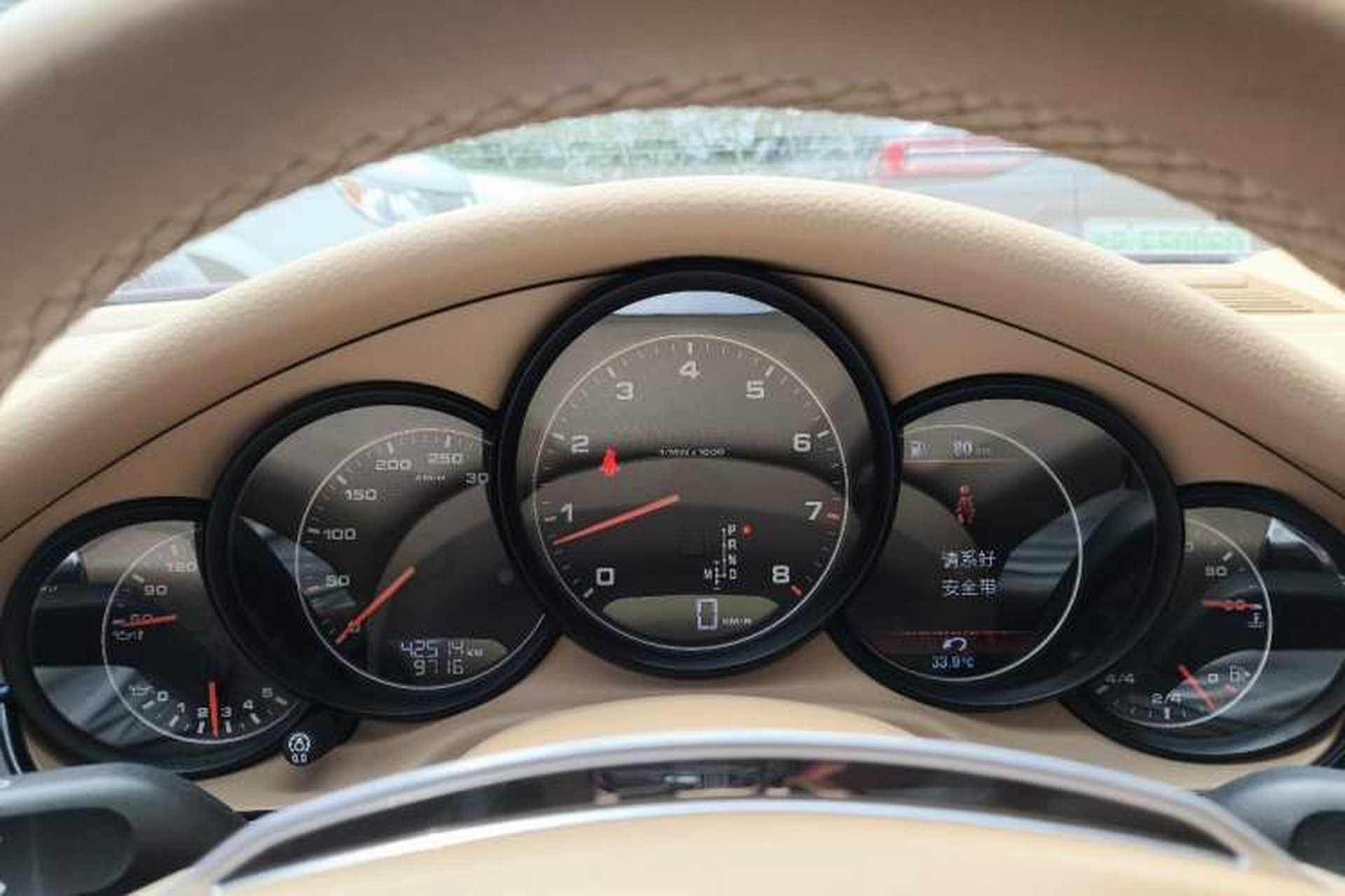 Used Porsche Panamera 2014 Panamera 4 3.0T Odometer Close Up
