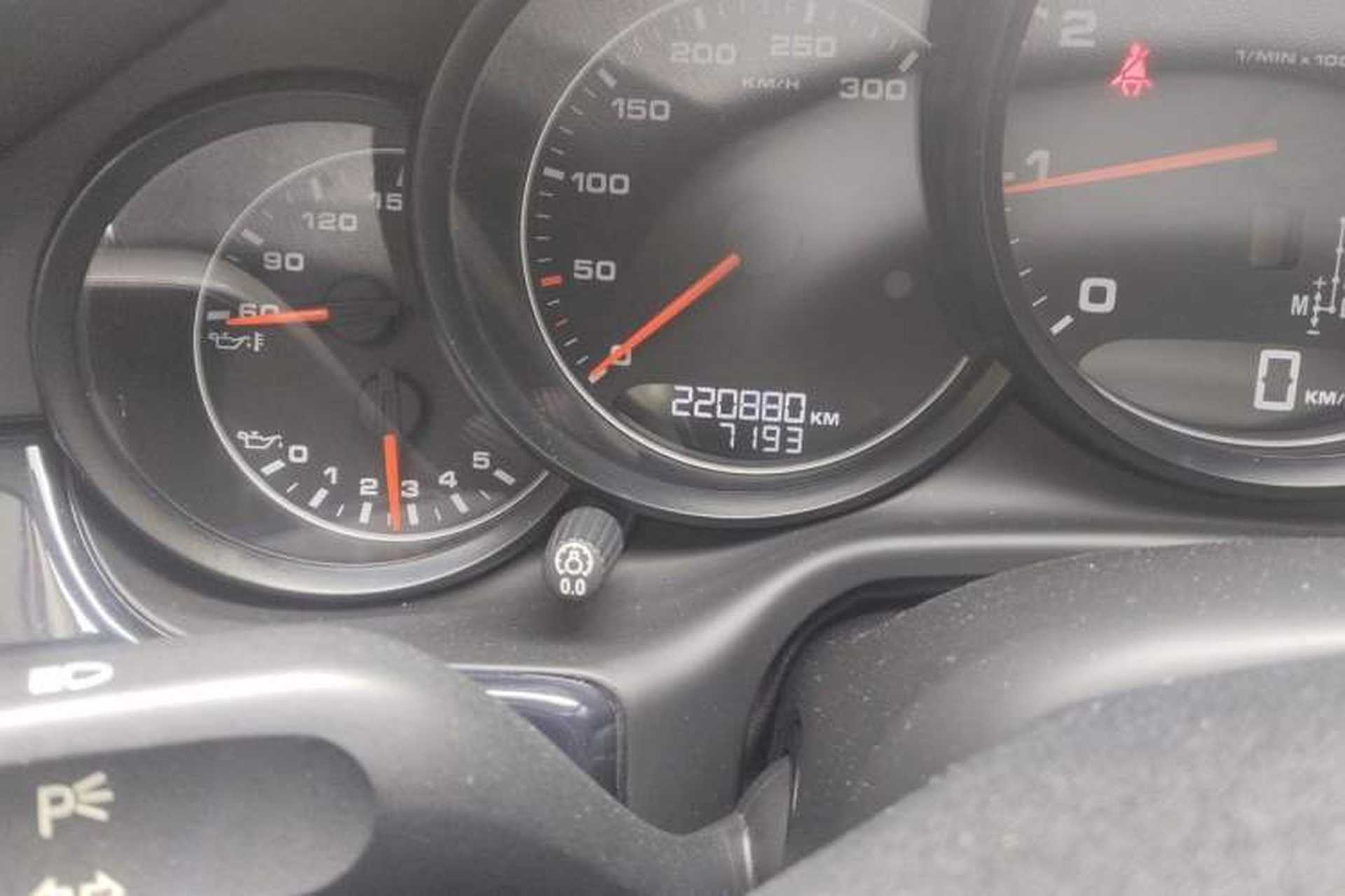 Used Porsche Panamera 2014 Panamera 4 Executive 3.0T Odometer Close Up