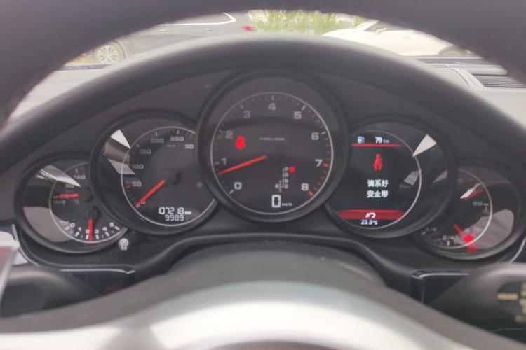 Used Porsche Panamera 2014 Panamera 3.0T Odometer Close Up