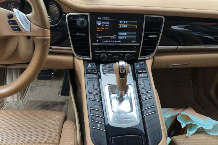 Used Porsche Panamera 2014 Panamera 4 Executive 3.0T Audio And AC Panel