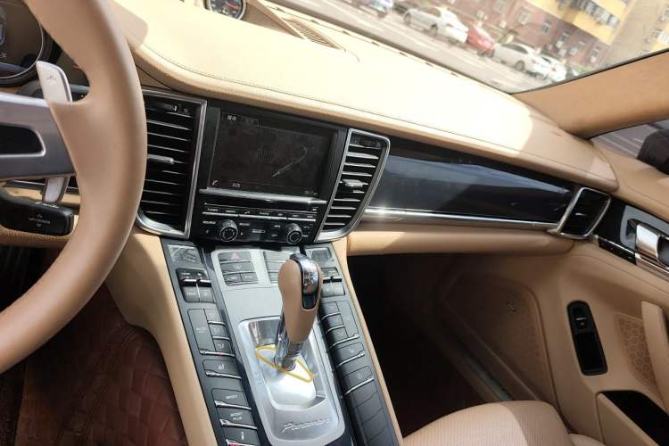 Used Porsche Panamera 2014 Panamera 4 3.0T Audio And AC Panel