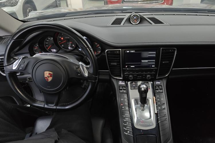 Used Porsche Panamera 2014 Panamera Executive 3.0T Center Console