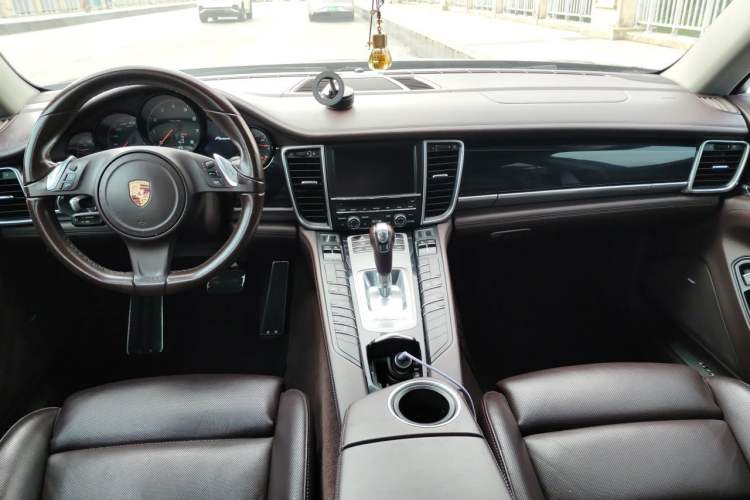 Used Porsche Panamera 2014 Panamera 4 Executive 3.0T Center Console