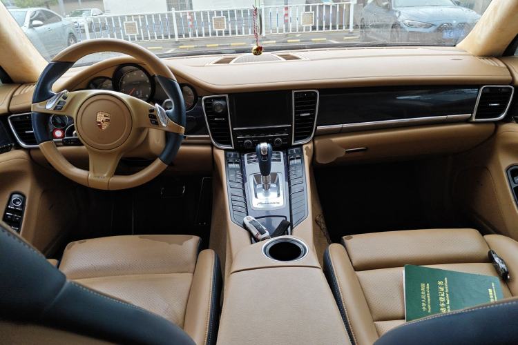 Used Porsche Panamera 2014 Panamera 4 3.0T Center Console