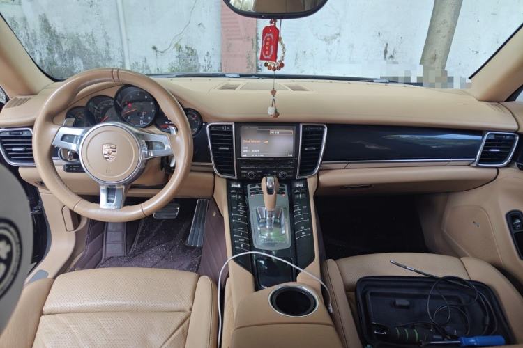Used Porsche Panamera 2014 Panamera 4 3.0T Center Console