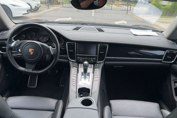 Used Porsche Panamera 2014 Panamera 3.0T Center Console