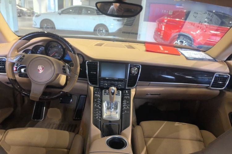 Used Porsche Panamera 2014 Panamera 4 3.0T Center Console