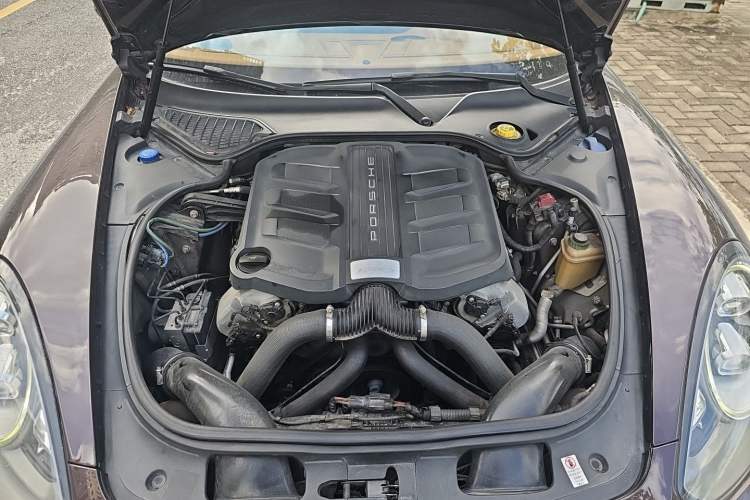 Used Porsche Panamera 2014 Panamera 4S Executive 3.0T Engine Bay