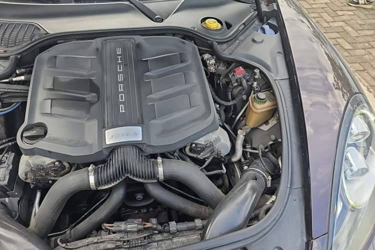 Used Porsche Panamera 2014 Panamera 4S Executive 3.0T Engine Bay Left