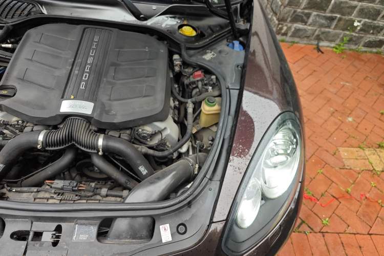 Used Porsche Panamera 2014 Panamera 4 3.0T Engine Bay Left