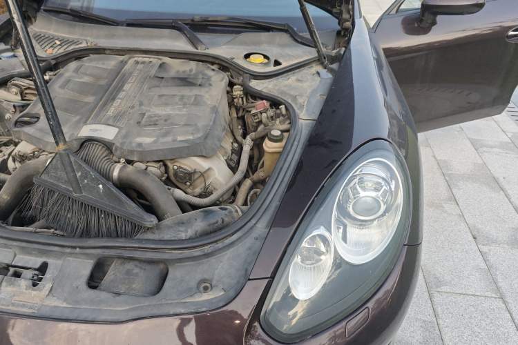 Used Porsche Panamera 2014 Panamera 3.0T Engine Bay Left