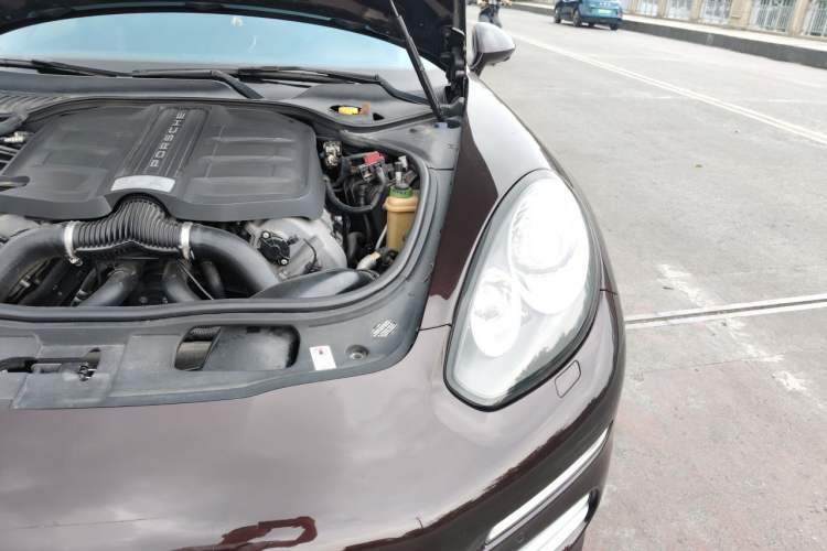 Used Porsche Panamera 2014 Panamera 4 Executive 3.0T Engine Bay Left