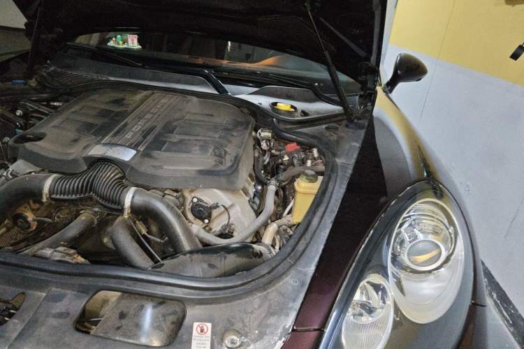 Used Porsche Panamera 2014 Panamera 3.0T Engine Bay Left