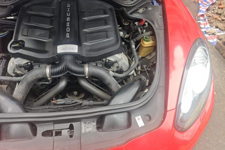 Used Porsche Panamera 2014 Panamera 3.0T Engine Bay Left