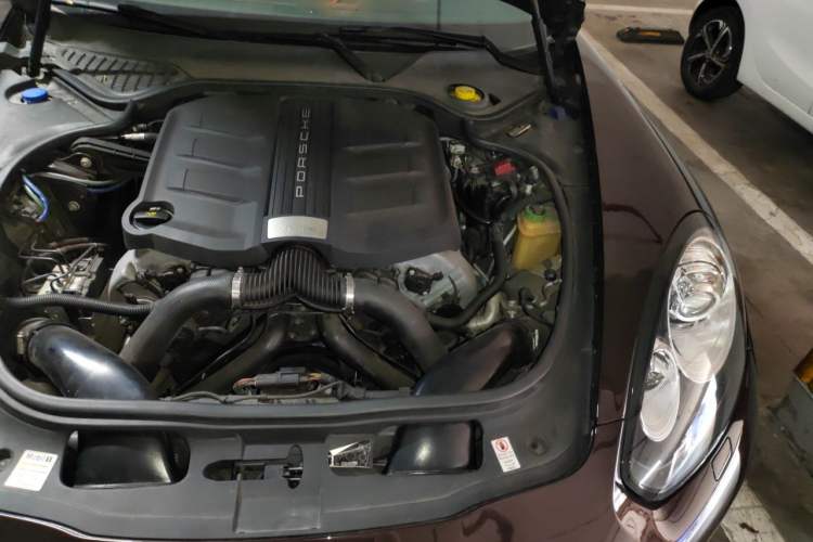 Used Porsche Panamera 2014 Panamera 4 3.0T Engine Bay Left