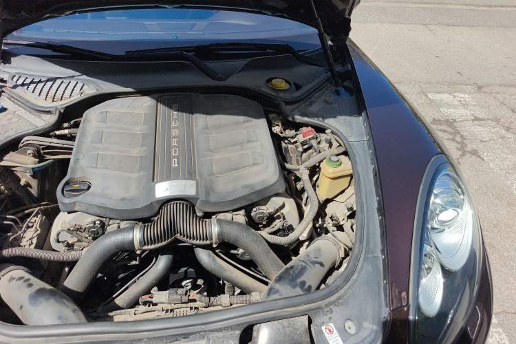 Used Porsche Panamera 2014 Panamera 3.0T Engine Bay Left