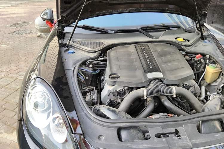 Used Porsche Panamera 2014 Panamera 4 Executive 3.0T Engine Bay Right