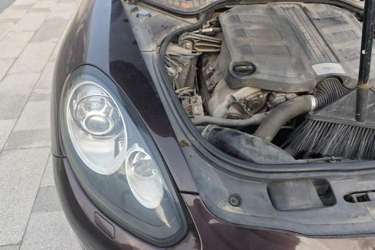 Used Porsche Panamera 2014 Panamera 3.0T Engine Bay Right
