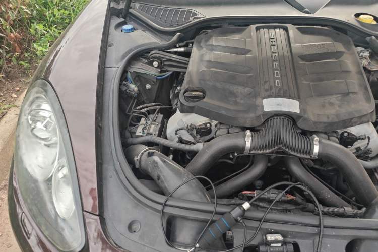 Used Porsche Panamera 2014 Panamera 3.0T Engine Bay Right