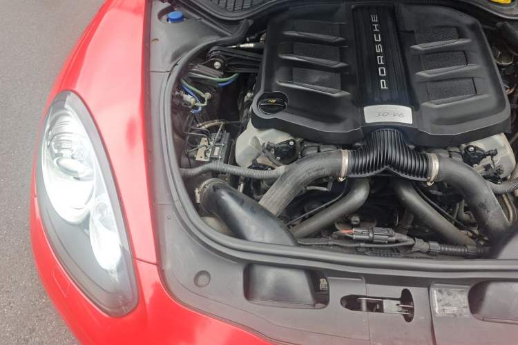 Used Porsche Panamera 2014 Panamera 3.0T Engine Bay Right