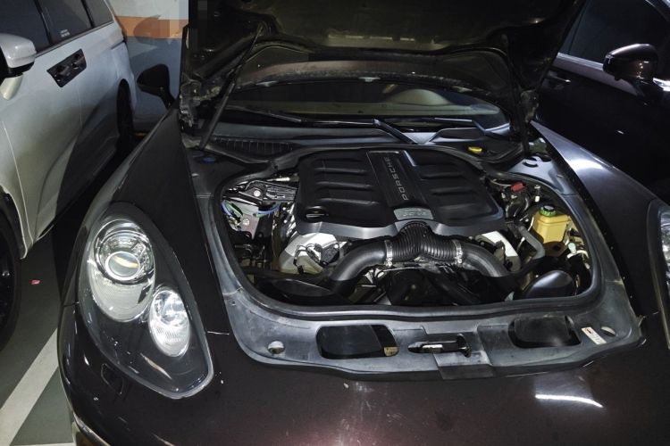 Used Porsche Panamera 2014 Panamera 4 3.0T Engine Bay Right