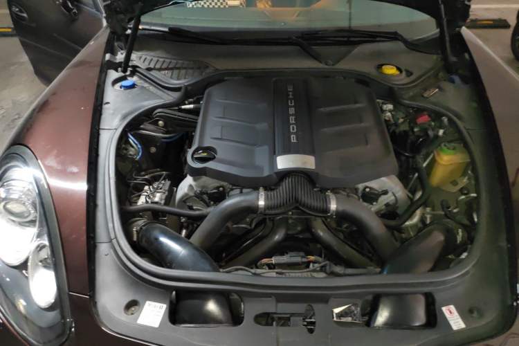 Used Porsche Panamera 2014 Panamera 4 3.0T Engine Bay Right