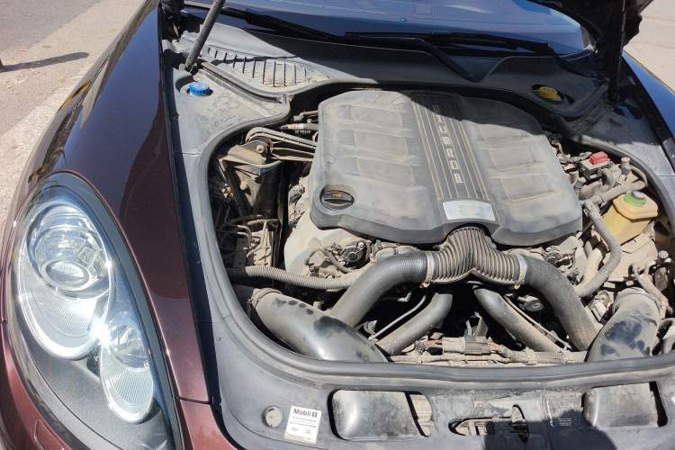 Used Porsche Panamera 2014 Panamera 3.0T Engine Bay Right