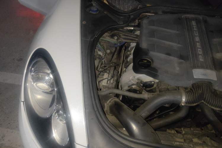 Used Porsche Panamera 2014 Panamera 3.0T Engine Bay Right