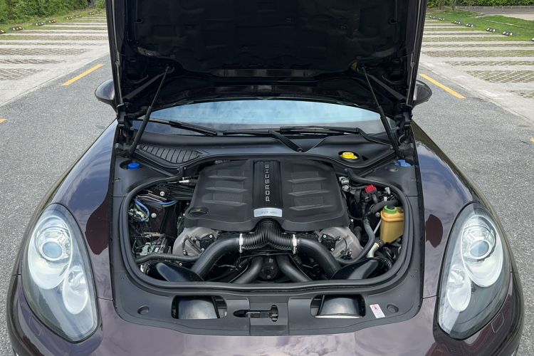 Used Porsche Panamera 2014 Panamera 3.0T Engine Bay