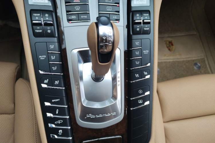Used Porsche Panamera 2014 Panamera Executive 3.0T Gear Lever