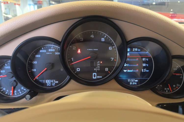 Used Porsche Panamera 2014 Panamera 4 3.0T Instrument Cluster