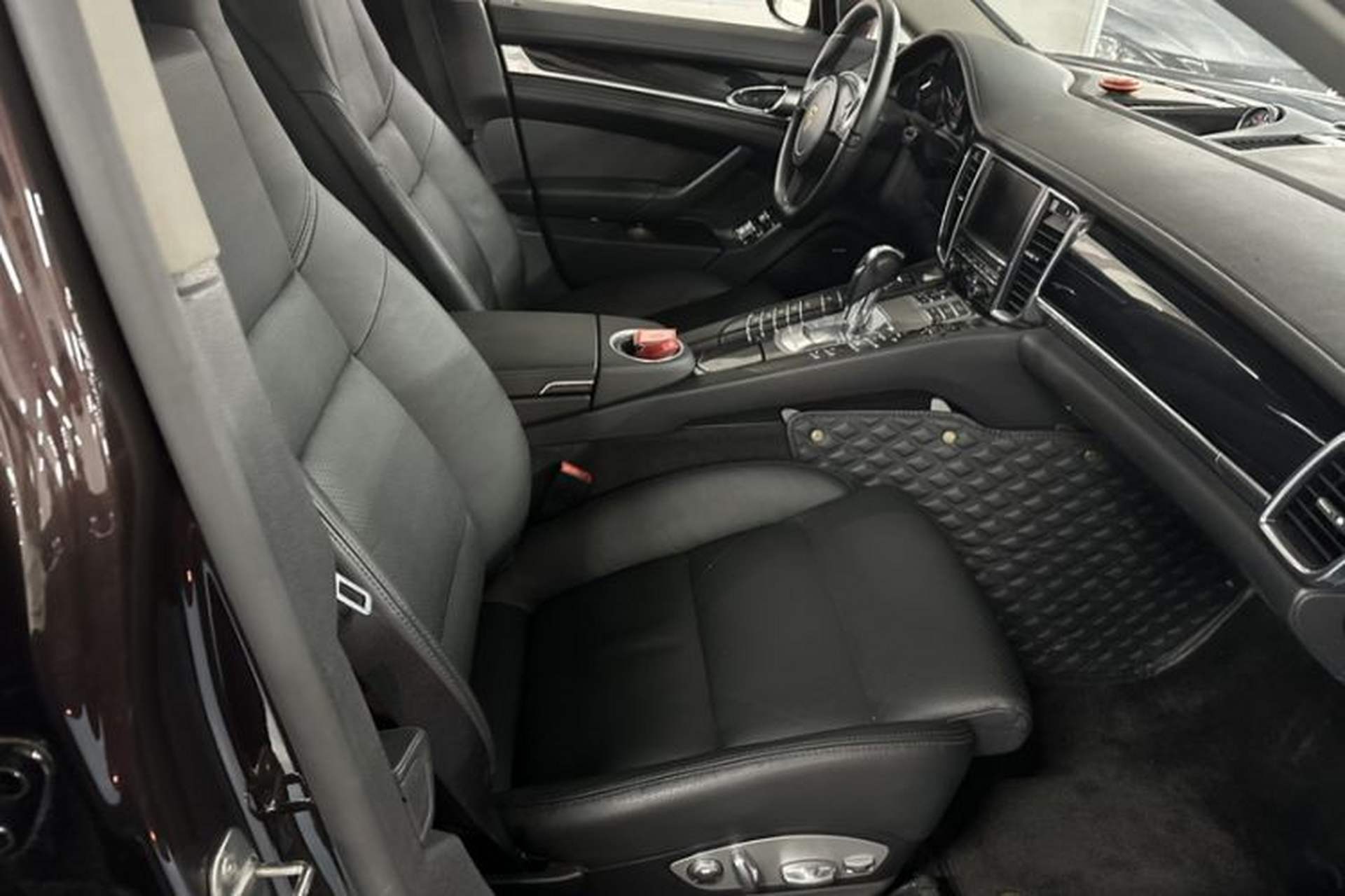 Used Porsche Panamera 2014 Panamera 3.0T Interior 11