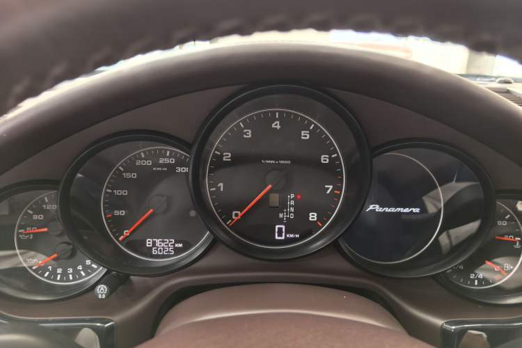 Used Porsche Panamera 2014 Panamera 3.0T Interior 2