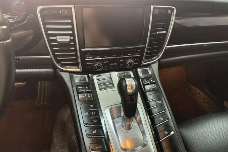 Used Porsche Panamera 2014 Panamera 3.0T Interior 2