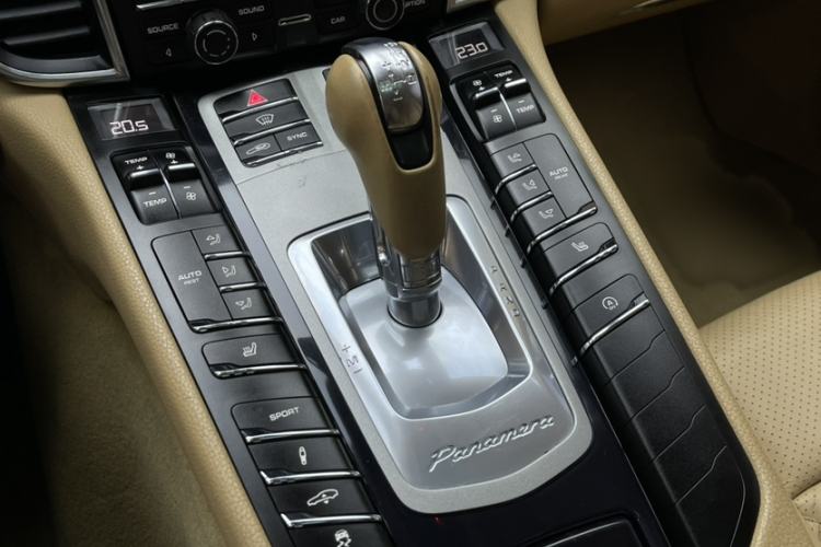 Used Porsche Panamera 2014 Panamera 3.0T Interior 2